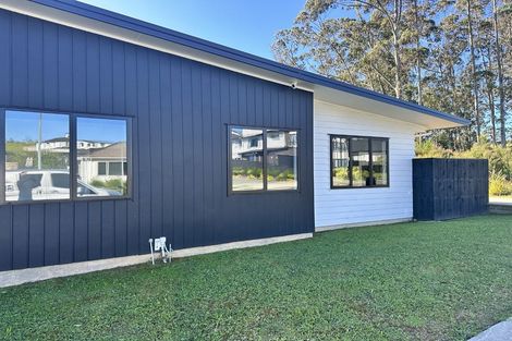 Photo of property in 17 Endurance Rise, Orewa, 0931