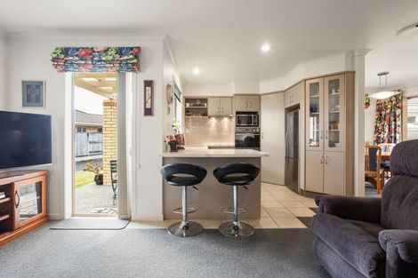Photo of property in 55 Sovereign Isle Lane, Rototuna, Hamilton, 3210
