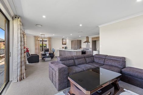 Photo of property in 8 Ballintoy Park Drive, Welcome Bay, Tauranga, 3175