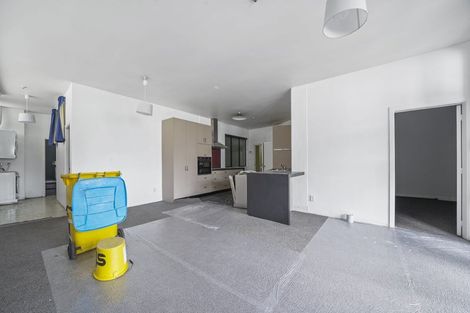 Photo of property in Endeavour Apartments, 18/125u Thorndon Quay, Pipitea, Wellington, 6011