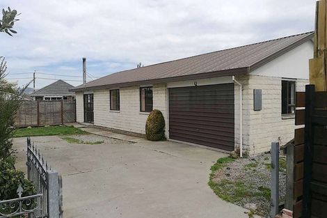 Photo of property in 4 Oriana Crescent, Hornby, Christchurch, 8042