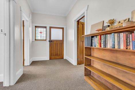 Photo of property in 1106 Caroline Road, Mayfair, Hastings, 4122