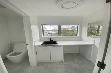 Photo of property in 2/102 Manuka Road, Bayview, Auckland, 0629