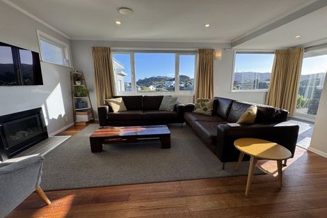 Photo of property in 50 Black Rock Road, Newlands, Wellington, 6037