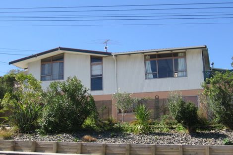 Photo of property in 1/523 Beach Road, Murrays Bay, Auckland, 0630