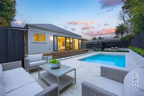 Photo of property in 15 Edward Street, Riverhead, 0820