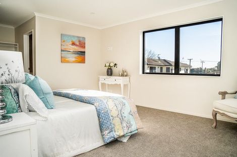 Photo of property in 27 Hill Crescent, Papakura, 2110