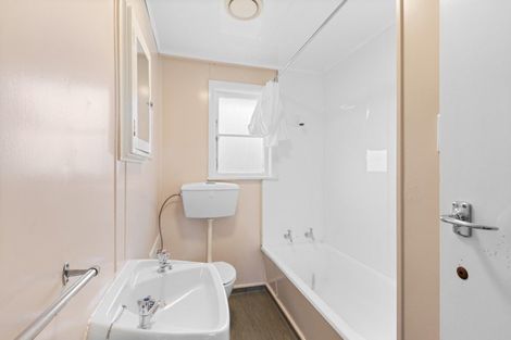 Photo of property in 4-6 Dix Crescent, Riversdale, Blenheim, 7201