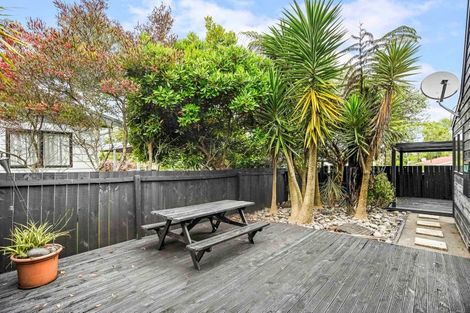 Photo of property in 37 Collins Road, Melville, Hamilton, 3206