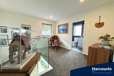 Photo of property in 10 Mahinga Place, Massey, Auckland, 0614