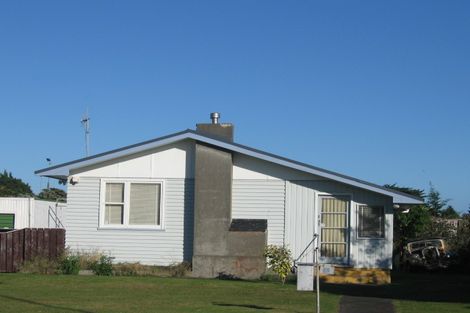 Photo of property in 24 Mazengarb Road, Paraparaumu Beach, Paraparaumu, 5032