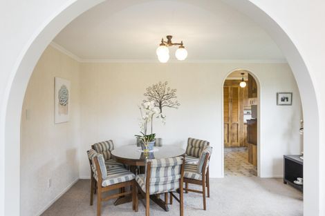 Photo of property in 2 Huhana Court, Hokowhitu, Palmerston North, 4410