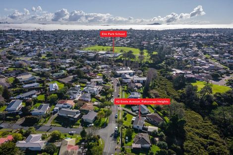 Photo of property in 42 Ennis Avenue, Pakuranga Heights, Auckland, 2010