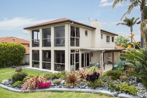 Photo of property in 6/126 Whangaparaoa Road, Red Beach, 0932