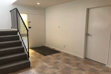 Photo of property in 12 Prince Regent Drive, Half Moon Bay, Auckland, 2012