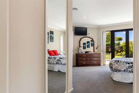 Photo of property in 17 Calvandra Grove, Rangiora, 7400