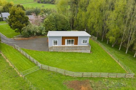 Photo of property in 35 Oram Drive, Turitea, Palmerston North, 4472