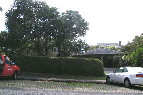 Photo of property in 2 Glade Place, Birkenhead, Auckland, 0626