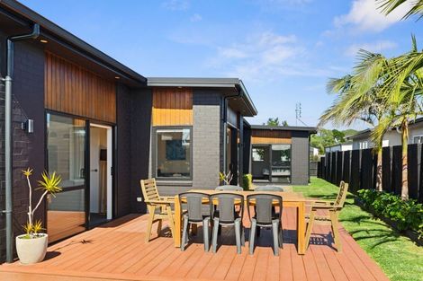 Photo of property in 22 Awatira Drive, Papamoa Beach, Papamoa, 3118