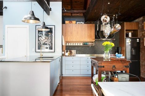 Photo of property in 1/12 Little George Street, Thorndon, Wellington, 6011