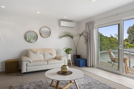 Photo of property in 2/40 Beulah Avenue, Rothesay Bay, Auckland, 0630