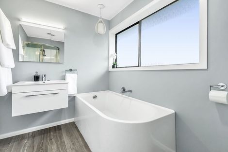 Photo of property in 413 Yaldhurst Road, Russley, Christchurch, 8042