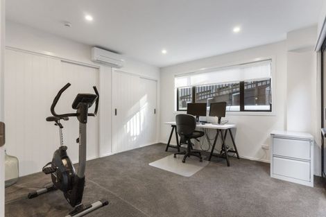 Photo of property in 39a Hyde Road, Rothesay Bay, Auckland, 0630