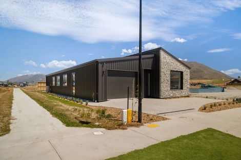 Photo of property in 44 Forage Road, Jacks Point, 9371