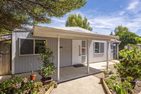 Photo of property in 222 Main Road South, Raumati South, Paraparaumu, 5032