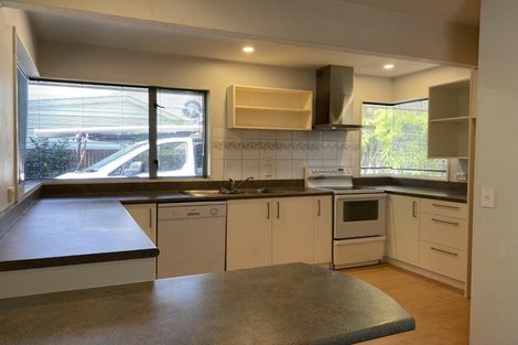 Photo of property in 15 Memorial Avenue, Ilam, Christchurch, 8053