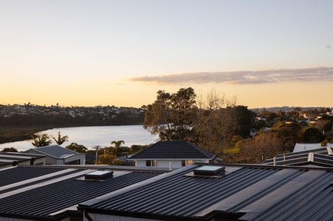 Photo of property in 17 Paetai Lane, Te Atatu Peninsula, 0610