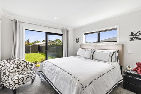 Photo of property in 124 Main Road, Waikanae, 5036