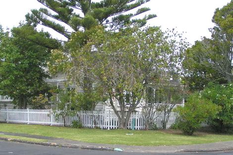 Photo of property in 9 Ewen Street, Hauraki, Auckland, 0622