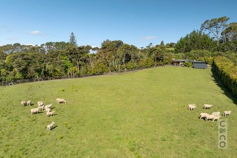 Photo of property in 35a Fork Road, Kumeu, 0891