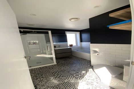 Photo of property in 154 Severn Street, Island Bay, Wellington, 6023