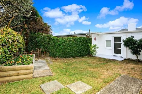 Photo of property in 1/4 Lynn Road, Bayview, Auckland, 0629