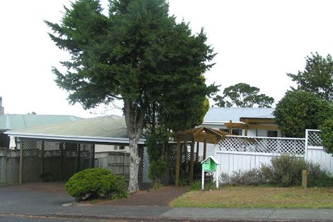 Photo of property in 50 Lyttelton Avenue, Forrest Hill, Auckland, 0620