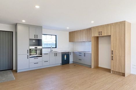 Photo of property in 1/17 Rewarewa Road, Te Atatu Peninsula, Auckland, 0610