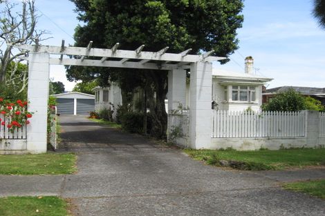Photo of property in 6 Shortt Avenue, Mangere Bridge, Auckland, 2022