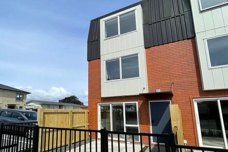 Photo of property in 12 Tima Lane, Mangere Bridge, Auckland, 2022