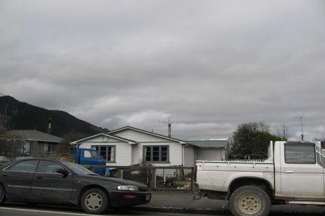 Photo of property in 72 Waller Street, Murchison, 7007