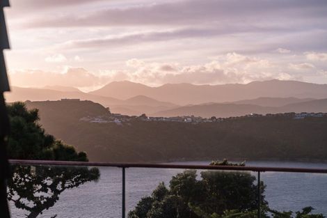 Photo of property in 142 Grafton Road, Roseneath, Wellington, 6011