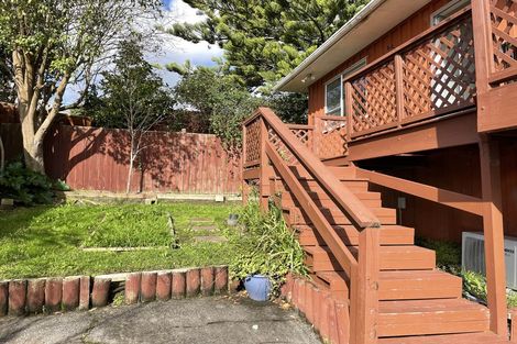 Photo of property in 21 Sunnyside Road, Sunnyvale, Auckland, 0612