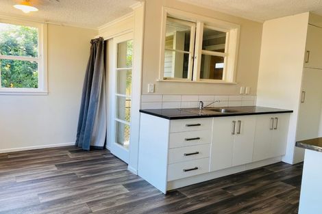 Photo of property in 72 Mckenzie Road, Mangere Bridge, Auckland, 2022