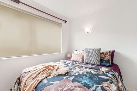 Photo of property in 25b Pehi Kupa Street, Waikanae, 5036