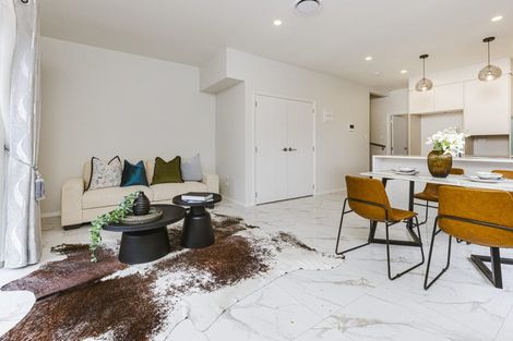 Photo of property in 2/287 Massey Road, Mangere East, Auckland, 2024