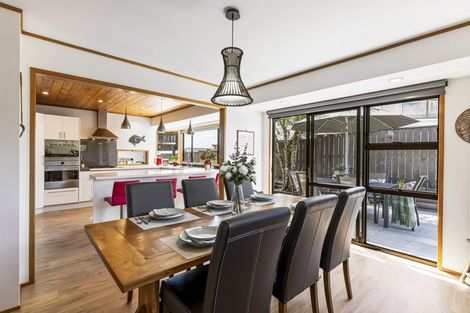 Photo of property in 98 Bleakhouse Road, Howick, Auckland, 2014