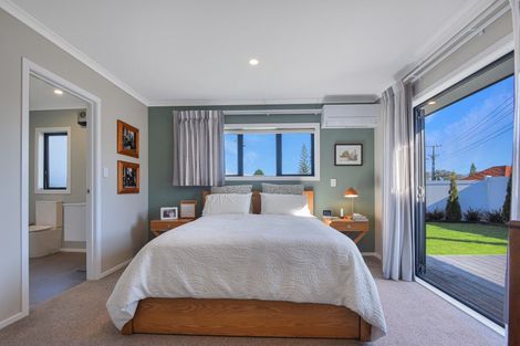 Photo of property in 32 Maxwell Avenue, Durie Hill, Whanganui, 4500