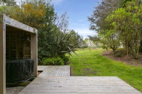 Photo of property in 69 Gillespie Place, Acacia Bay, Taupo, 3385