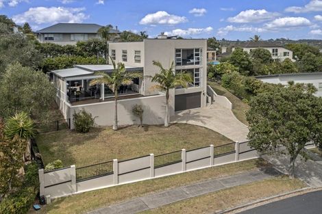 Photo of property in 67 Kittiwake Drive, Schnapper Rock, Auckland, 0632